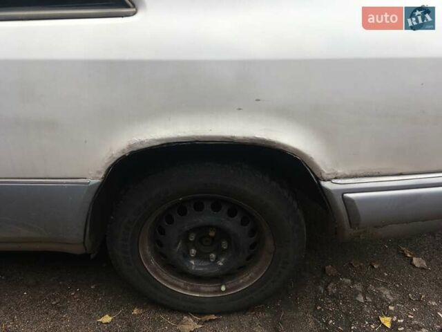 Белый Мерседес Е-Класс, объемом двигателя 2.2 л и пробегом 570 тыс. км за 3200 $, фото 17 на Automoto.ua