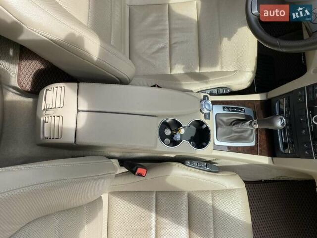 Белый Мерседес Е-Класс, объемом двигателя 3.5 л и пробегом 64 тыс. км за 19000 $, фото 25 на Automoto.ua