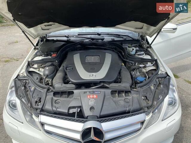 Белый Мерседес Е-Класс, объемом двигателя 3.5 л и пробегом 64 тыс. км за 19000 $, фото 20 на Automoto.ua