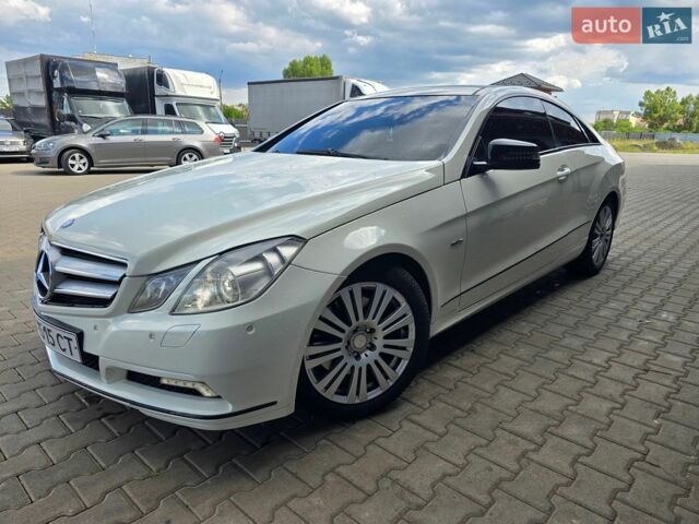 Білий Мерседес Е-Клас, об'ємом двигуна 2.2 л та пробігом 270 тис. км за 9350 $, фото 2 на Automoto.ua