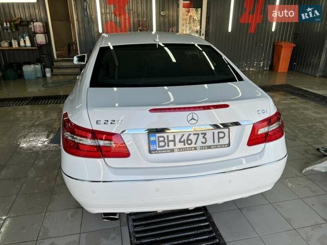 Білий Мерседес Е-Клас, об'ємом двигуна 2.2 л та пробігом 125 тис. км за 14999 $, фото 1 на Automoto.ua