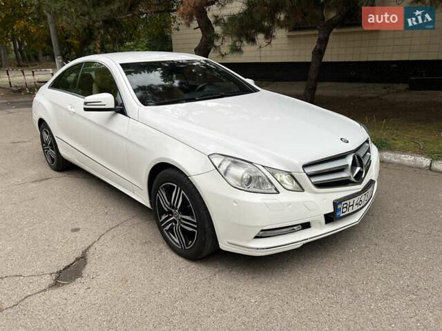Белый Мерседес Е-Класс, объемом двигателя 2.2 л и пробегом 158 тыс. км за 13000 $, фото 26 на Automoto.ua