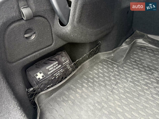 Белый Мерседес Е-Класс, объемом двигателя 2.2 л и пробегом 158 тыс. км за 13300 $, фото 77 на Automoto.ua