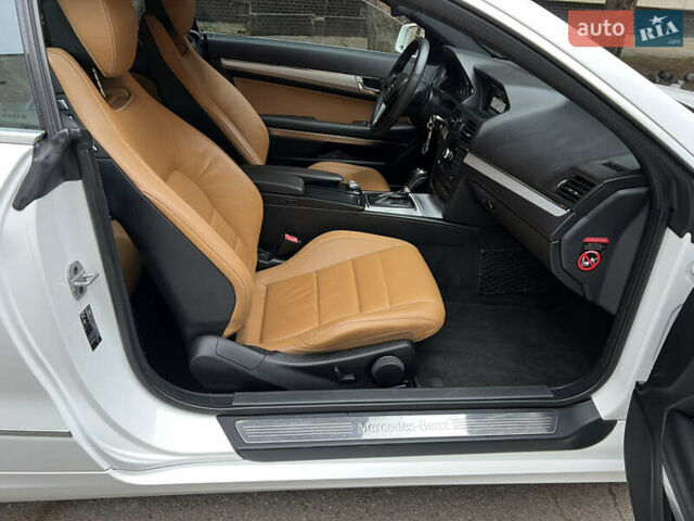 Белый Мерседес Е-Класс, объемом двигателя 2.2 л и пробегом 158 тыс. км за 13000 $, фото 53 на Automoto.ua