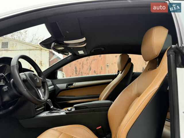 Белый Мерседес Е-Класс, объемом двигателя 2.2 л и пробегом 158 тыс. км за 13300 $, фото 49 на Automoto.ua