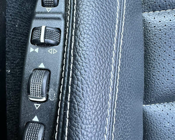 Белый Мерседес Е-Класс, объемом двигателя 1.8 л и пробегом 115 тыс. км за 15000 $, фото 30 на Automoto.ua