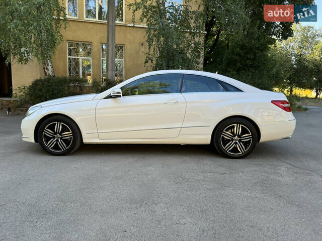 Белый Мерседес Е-Класс, объемом двигателя 2.2 л и пробегом 157 тыс. км за 14500 $, фото 19 на Automoto.ua