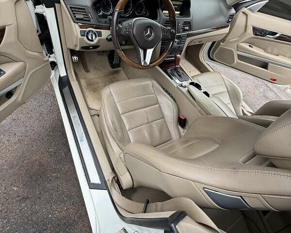 Белый Мерседес Е-Класс, объемом двигателя 3.5 л и пробегом 123 тыс. км за 21000 $, фото 16 на Automoto.ua