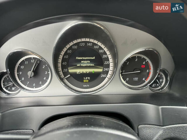 Белый Мерседес Е-Класс, объемом двигателя 2.2 л и пробегом 158 тыс. км за 13300 $, фото 37 на Automoto.ua