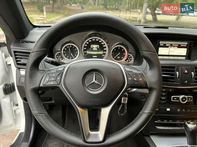 Белый Мерседес Е-Класс, объемом двигателя 2.2 л и пробегом 158 тыс. км за 13000 $, фото 35 на Automoto.ua