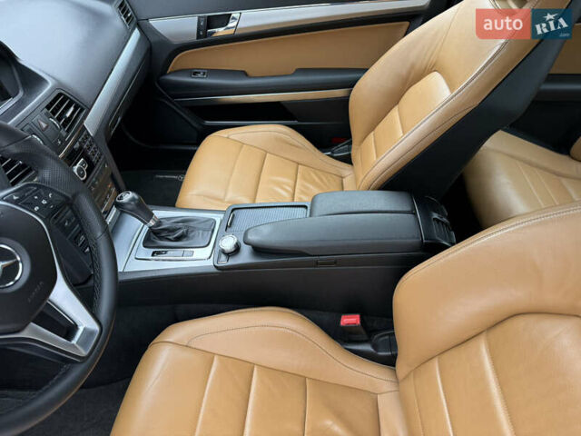 Белый Мерседес Е-Класс, объемом двигателя 2.2 л и пробегом 158 тыс. км за 13300 $, фото 53 на Automoto.ua