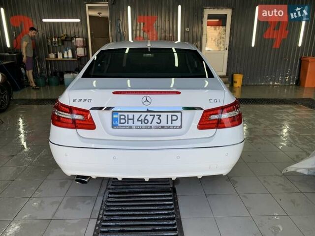 Білий Мерседес Е-Клас, об'ємом двигуна 2.2 л та пробігом 125 тис. км за 14999 $, фото 2 на Automoto.ua