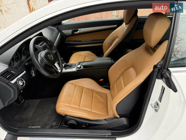 Белый Мерседес Е-Класс, объемом двигателя 2.2 л и пробегом 158 тыс. км за 13300 $, фото 45 на Automoto.ua