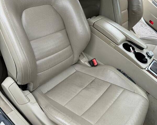 Белый Мерседес Е-Класс, объемом двигателя 3.5 л и пробегом 123 тыс. км за 21000 $, фото 8 на Automoto.ua