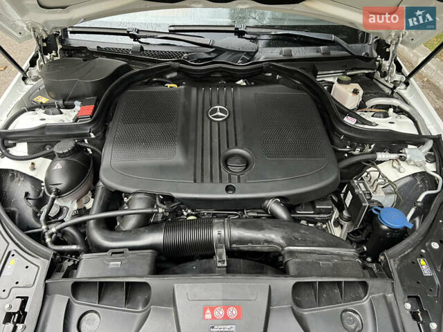 Белый Мерседес Е-Класс, объемом двигателя 2.2 л и пробегом 158 тыс. км за 13000 $, фото 29 на Automoto.ua