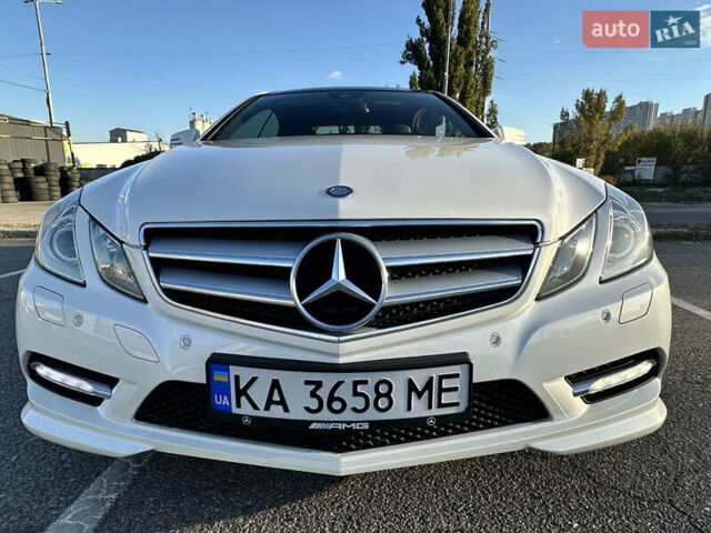 Белый Мерседес Е-Класс, объемом двигателя 1.8 л и пробегом 115 тыс. км за 15000 $, фото 9 на Automoto.ua