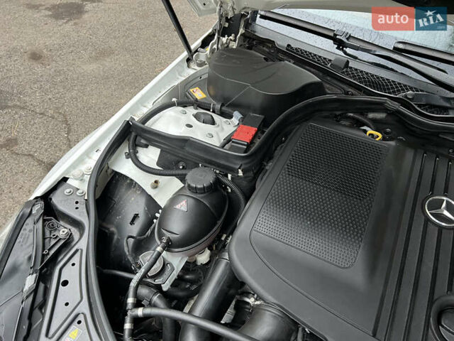 Белый Мерседес Е-Класс, объемом двигателя 2.2 л и пробегом 158 тыс. км за 13000 $, фото 32 на Automoto.ua