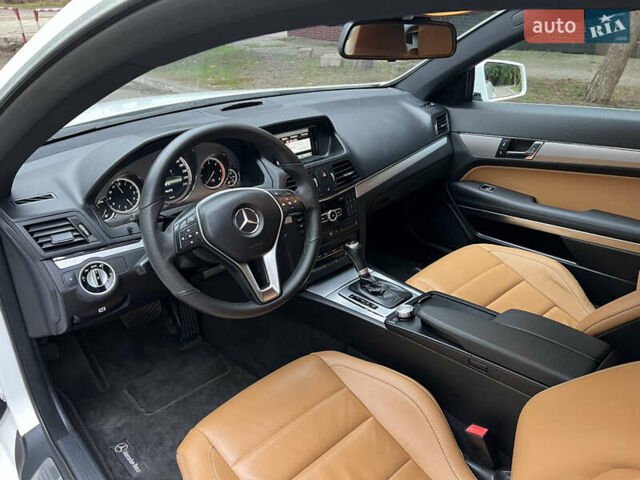 Белый Мерседес Е-Класс, объемом двигателя 2.2 л и пробегом 158 тыс. км за 13000 $, фото 44 на Automoto.ua