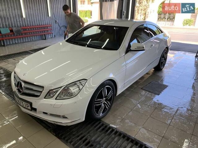 Білий Мерседес Е-Клас, об'ємом двигуна 2.2 л та пробігом 125 тис. км за 14999 $, фото 5 на Automoto.ua