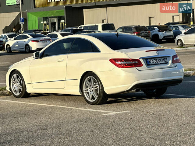 Белый Мерседес Е-Класс, объемом двигателя 1.8 л и пробегом 115 тыс. км за 15000 $, фото 8 на Automoto.ua