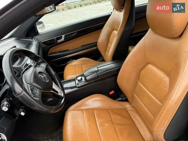 Белый Мерседес Е-Класс, объемом двигателя 2.2 л и пробегом 256 тыс. км за 12000 $, фото 7 на Automoto.ua