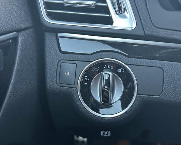 Белый Мерседес Е-Класс, объемом двигателя 3 л и пробегом 75 тыс. км за 21500 $, фото 19 на Automoto.ua