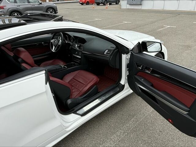 Белый Мерседес Е-Класс, объемом двигателя 3 л и пробегом 142 тыс. км за 20500 $, фото 17 на Automoto.ua