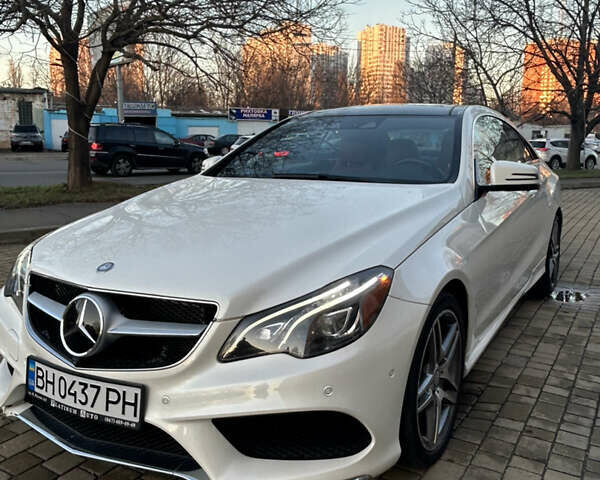 Белый Мерседес Е-Класс, объемом двигателя 3 л и пробегом 75 тыс. км за 21500 $, фото 7 на Automoto.ua