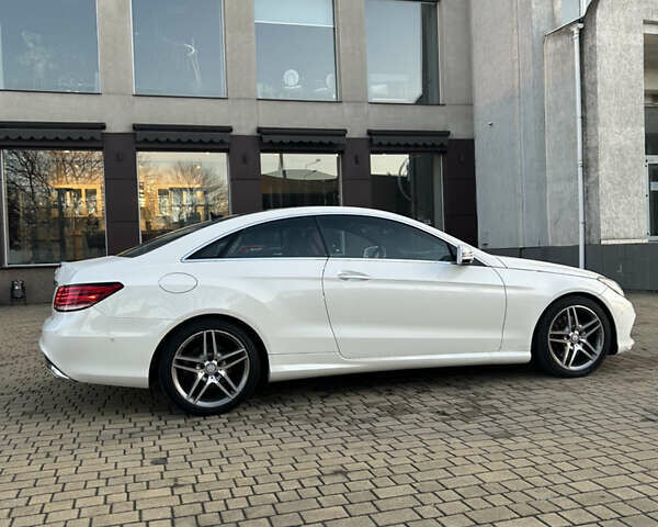 Белый Мерседес Е-Класс, объемом двигателя 3 л и пробегом 75 тыс. км за 21500 $, фото 3 на Automoto.ua