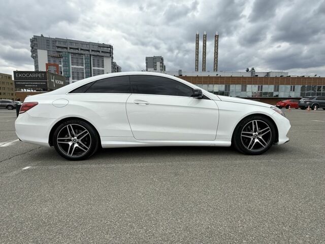 Белый Мерседес Е-Класс, объемом двигателя 3 л и пробегом 142 тыс. км за 20500 $, фото 4 на Automoto.ua