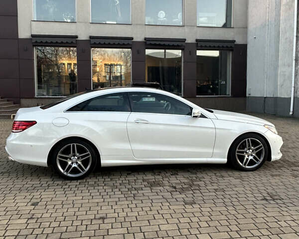 Белый Мерседес Е-Класс, объемом двигателя 3 л и пробегом 75 тыс. км за 21500 $, фото 2 на Automoto.ua