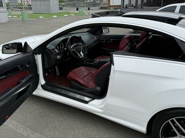 Белый Мерседес Е-Класс, объемом двигателя 3 л и пробегом 142 тыс. км за 20500 $, фото 21 на Automoto.ua