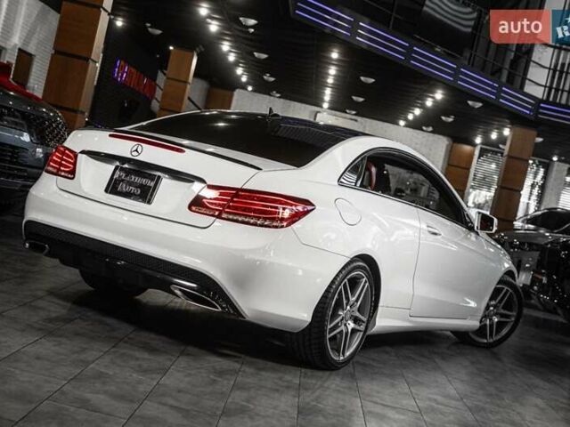 Белый Мерседес Е-Класс, объемом двигателя 3 л и пробегом 113 тыс. км за 27900 $, фото 7 на Automoto.ua