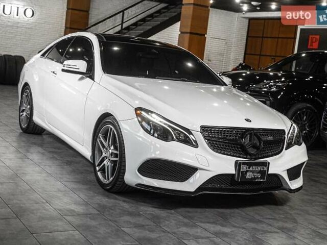 Белый Мерседес Е-Класс, объемом двигателя 3 л и пробегом 113 тыс. км за 27900 $, фото 2 на Automoto.ua