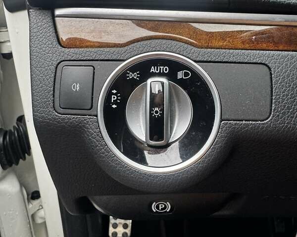 Білий Мерседес Е-Клас, об'ємом двигуна 3 л та пробігом 87 тис. км за 21900 $, фото 14 на Automoto.ua