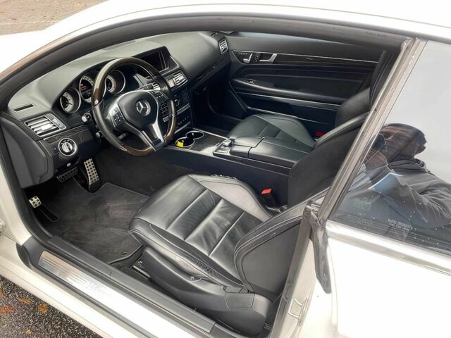 Белый Мерседес Е-Класс, объемом двигателя 3 л и пробегом 80 тыс. км за 12650 $, фото 10 на Automoto.ua