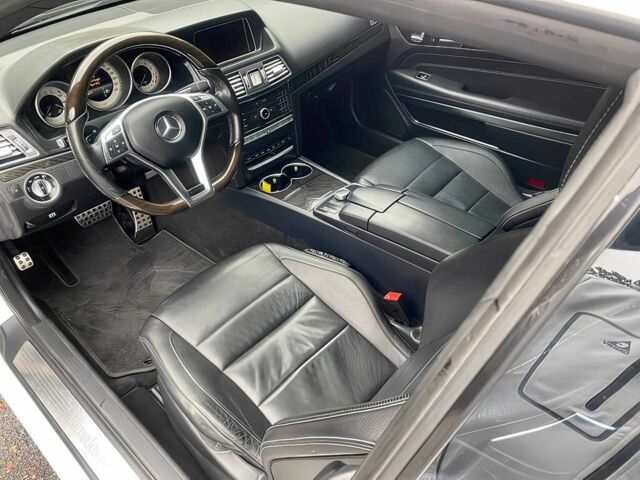 Белый Мерседес Е-Класс, объемом двигателя 3 л и пробегом 80 тыс. км за 12650 $, фото 9 на Automoto.ua