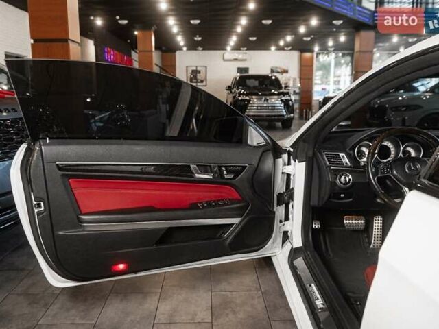 Белый Мерседес Е-Класс, объемом двигателя 3 л и пробегом 113 тыс. км за 27900 $, фото 59 на Automoto.ua