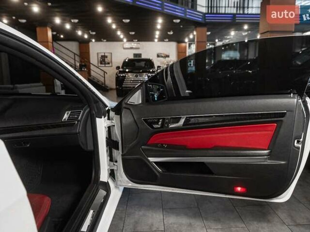 Белый Мерседес Е-Класс, объемом двигателя 3 л и пробегом 113 тыс. км за 27900 $, фото 63 на Automoto.ua