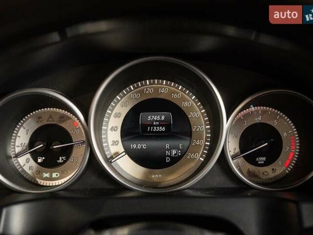 Белый Мерседес Е-Класс, объемом двигателя 3 л и пробегом 113 тыс. км за 27900 $, фото 51 на Automoto.ua