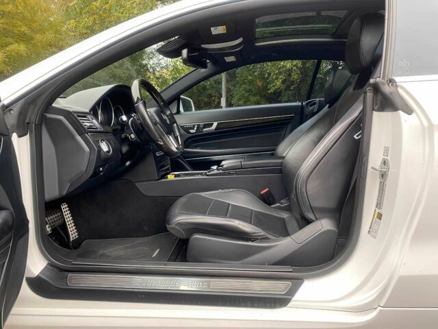 Белый Мерседес Е-Класс, объемом двигателя 3 л и пробегом 80 тыс. км за 12650 $, фото 8 на Automoto.ua