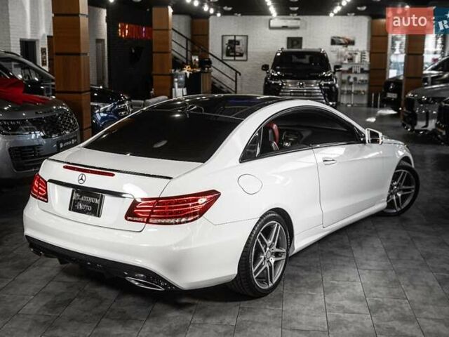 Белый Мерседес Е-Класс, объемом двигателя 3 л и пробегом 113 тыс. км за 27900 $, фото 5 на Automoto.ua