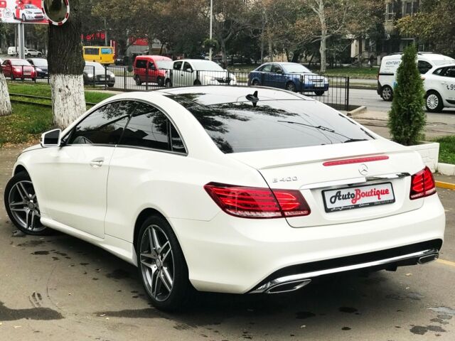 Білий Мерседес Е-Клас, об'ємом двигуна 3 л та пробігом 30 тис. км за 33000 $, фото 4 на Automoto.ua