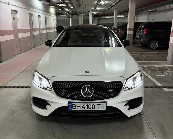 Белый Мерседес Е-Класс, объемом двигателя 3 л и пробегом 90 тыс. км за 37500 $, фото 1 на Automoto.ua