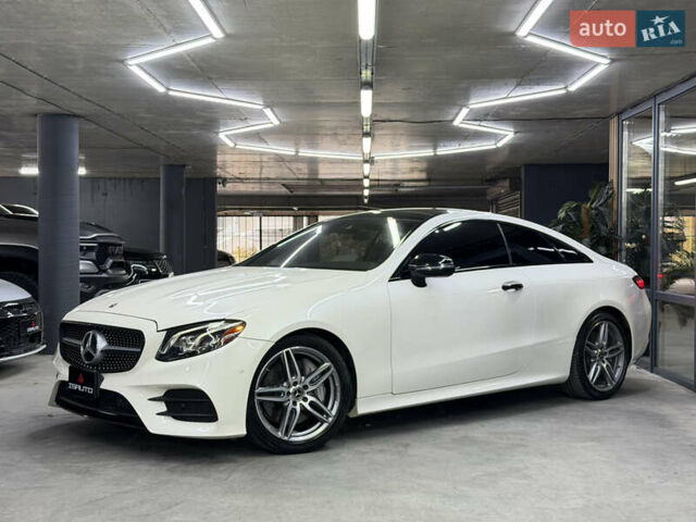Белый Мерседес Е-Класс, объемом двигателя 3 л и пробегом 86 тыс. км за 32900 $, фото 6 на Automoto.ua