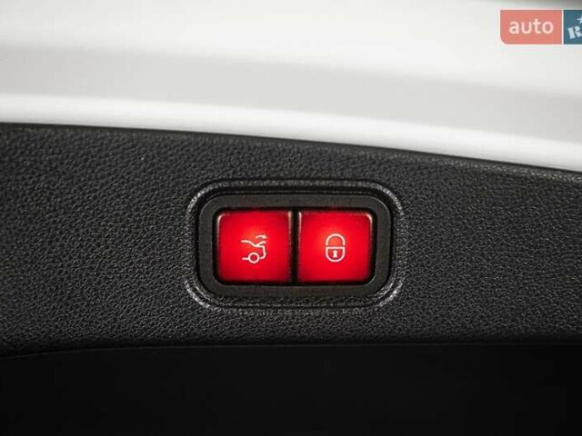 Білий Мерседес Е-Клас, об'ємом двигуна 2.99 л та пробігом 88 тис. км за 39900 $, фото 55 на Automoto.ua