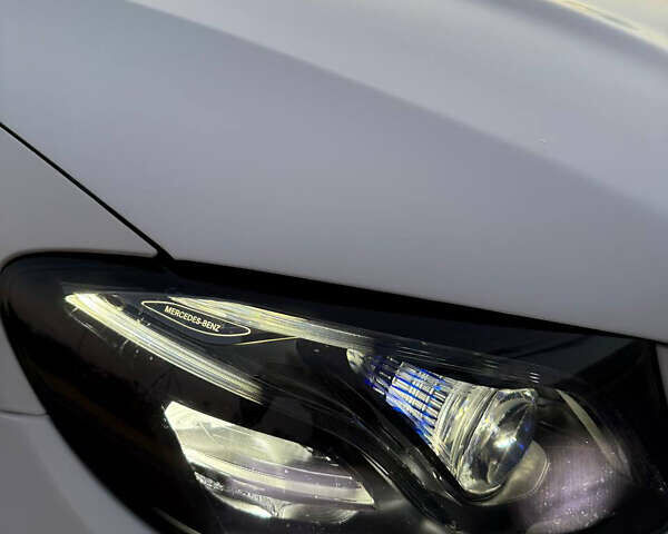 Белый Мерседес Е-Класс, объемом двигателя 3 л и пробегом 90 тыс. км за 37500 $, фото 9 на Automoto.ua