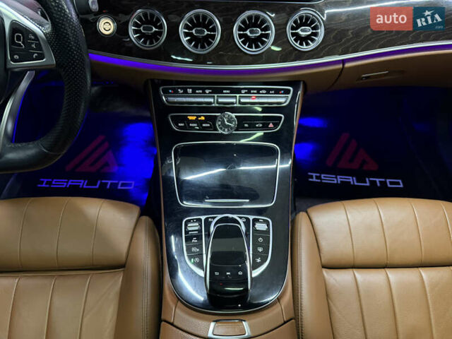 Белый Мерседес Е-Класс, объемом двигателя 3 л и пробегом 86 тыс. км за 32900 $, фото 24 на Automoto.ua