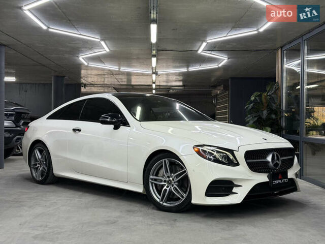 Белый Мерседес Е-Класс, объемом двигателя 3 л и пробегом 86 тыс. км за 32900 $, фото 1 на Automoto.ua