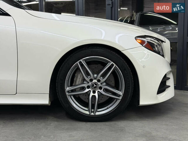 Белый Мерседес Е-Класс, объемом двигателя 3 л и пробегом 86 тыс. км за 32900 $, фото 4 на Automoto.ua